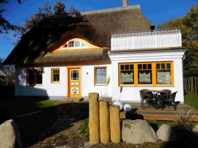 Boddenfrosch, ruhig gelegen mitten im Ortskern von Wieck mit Sauna und kostenlosem Parkplatz
